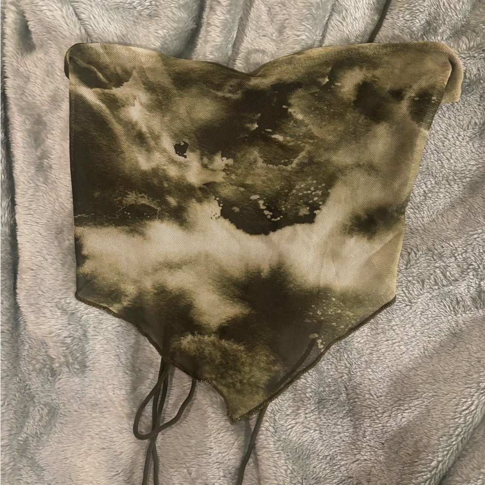 Free top! Add to your purchase!